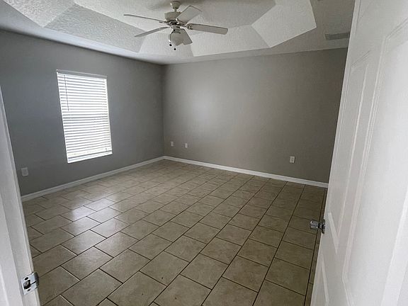 5th image of 817 Angela Ave