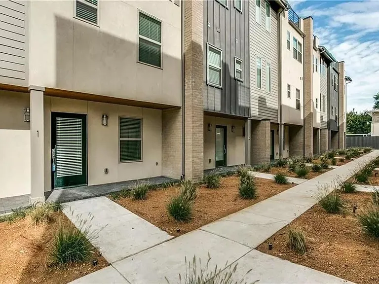 4303 Cole Ave — Photo 17