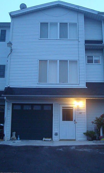 1st image of 30 Vienna Ct