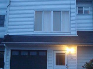 30 Vienna Ct, Staten Island, NY 10305