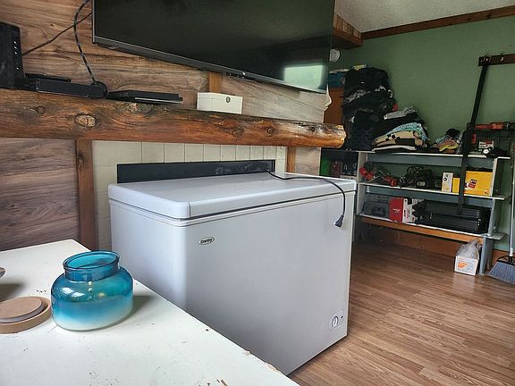 2nd image of 46 Pleasant Valley Rd