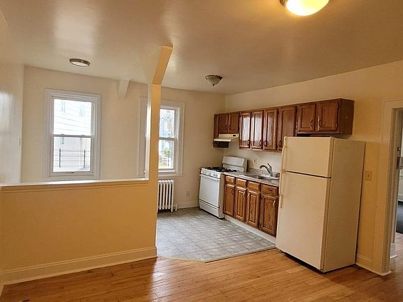 2nd image of 519 N Wagner Ave APT 2