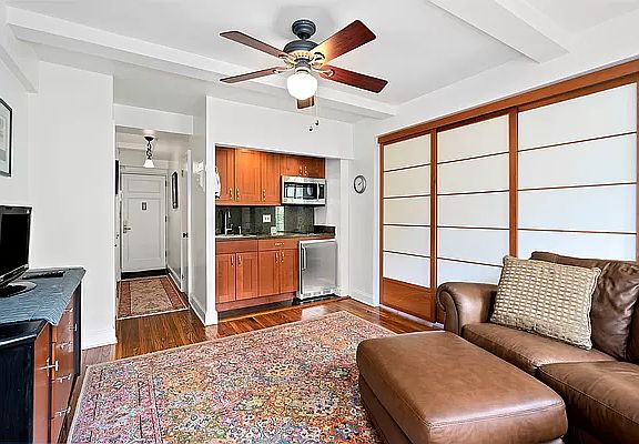 4th image of 25 Tudor City Pl APT 712