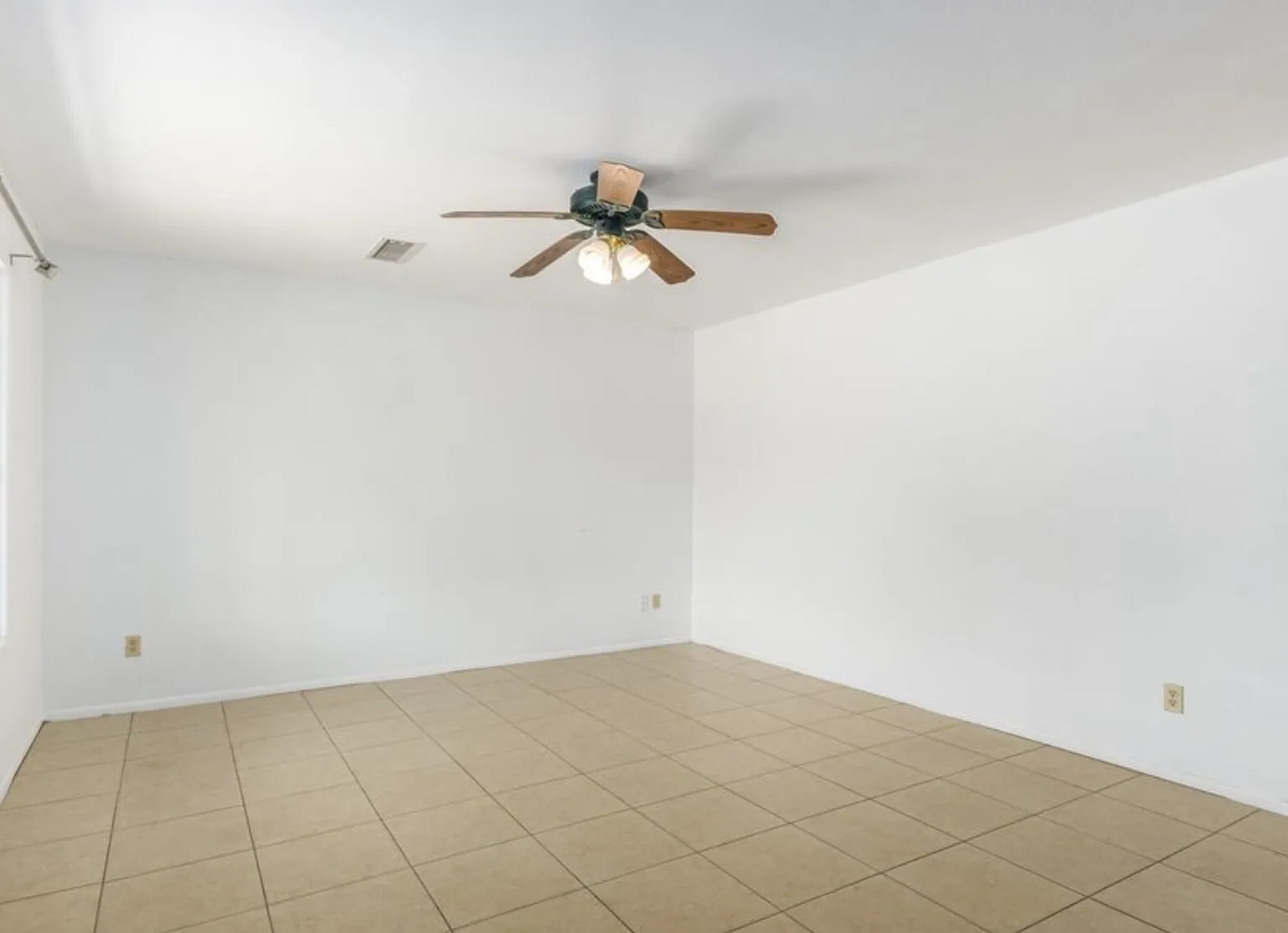 4 bed, 1764 sqft, $2,480 — Photo 4