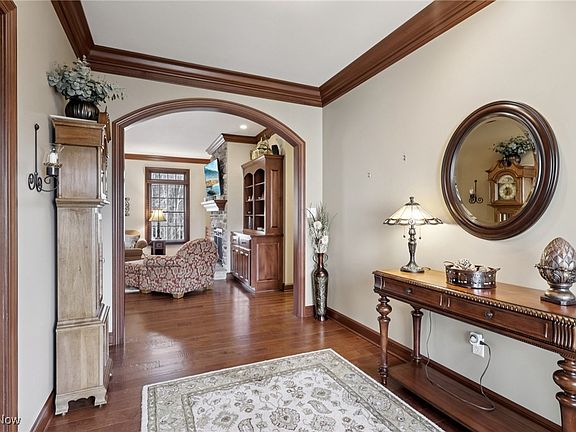 5th image of 491 Hidden Pond Dr