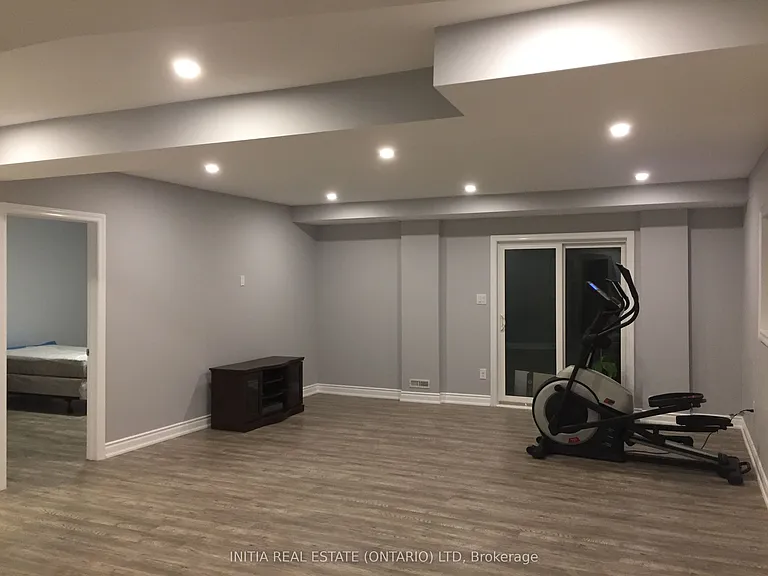 1531 Horseshoe Cres — Photo 18