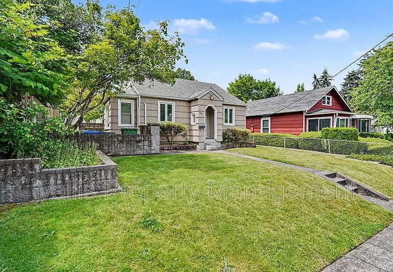 2151 Winter St SE — Photo 3