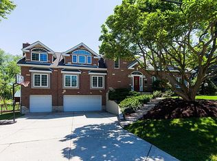 5837 Middaugh Ave, Downers Grove, IL 60516