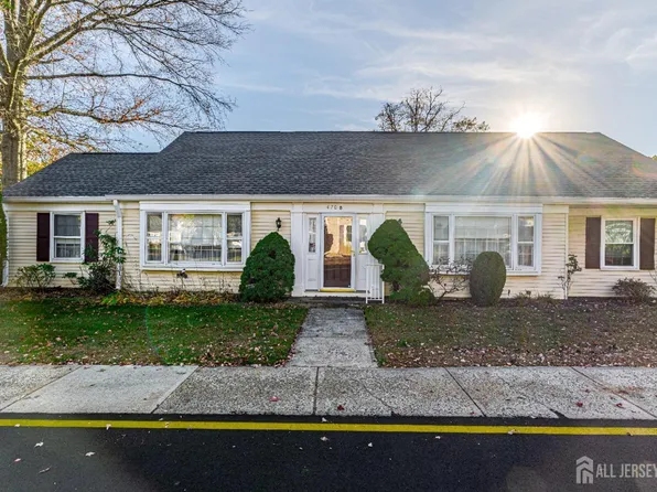470 Newport Way #B, Monroe Township, NJ 08831