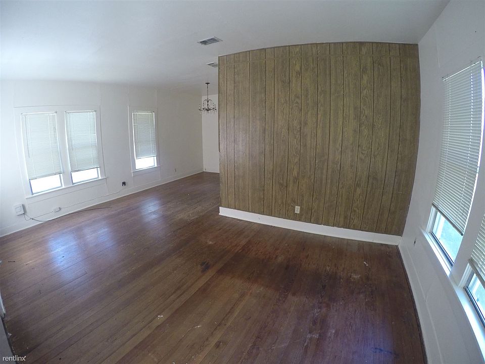 2nd image of 415 Amarillo St
