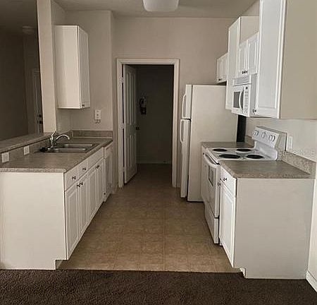 3rd image of 6013 Hemingway Cir #6013