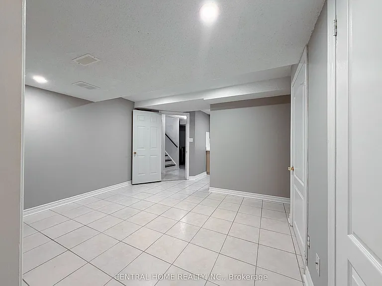 46 Clifton Ct #BASEMENT — Photo 5