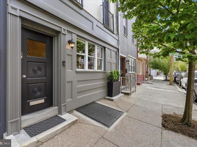 913 S 10th St, Philadelphia, PA, 19147