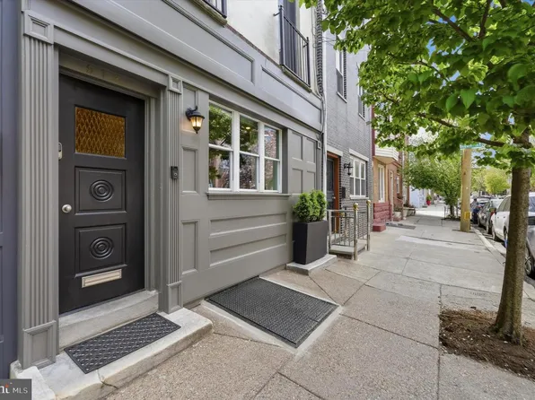 913 S 10th St, Philadelphia, PA 19147