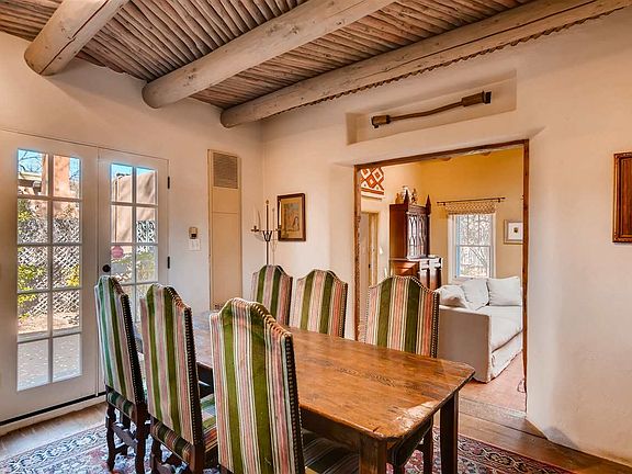 4th image of 939 Acequia Madre