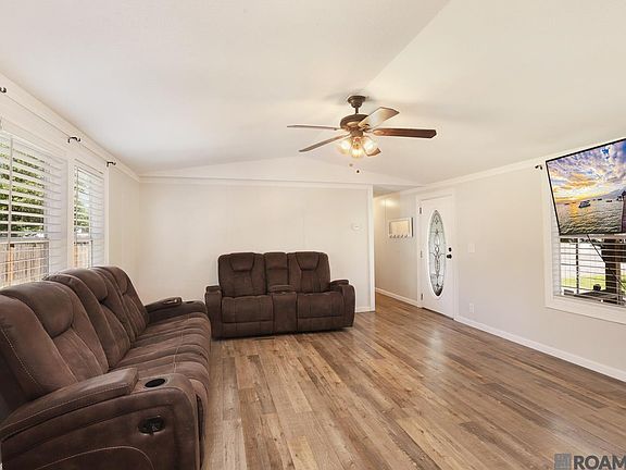 3rd image of 17299 Penn Blvd
