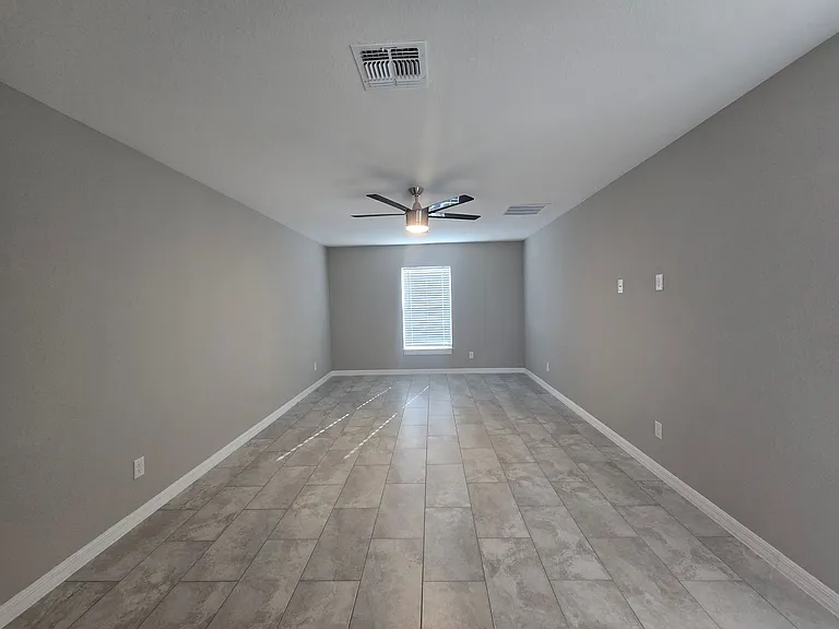 4309 NE 20th Ct — Photo 13