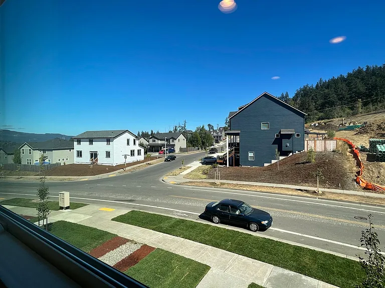 2552 Brackenfern Rd — Photo 31