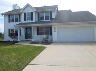 N61W14573 Brookside Dr, Menomonee Falls, WI 53051