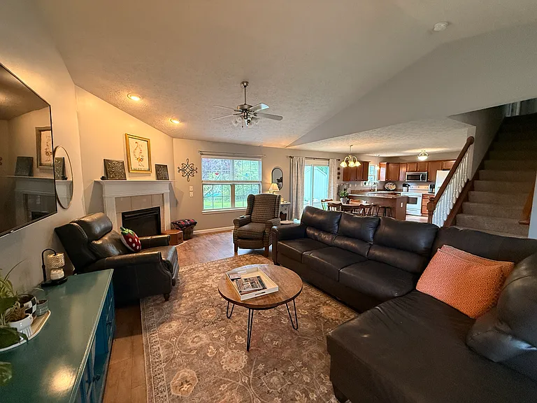 4064 Fiddlesticks Dr — Photo 3