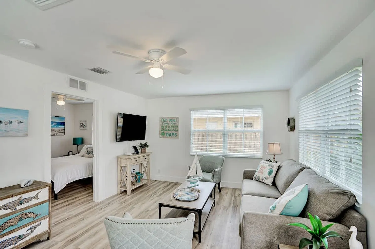 4 bed, 4.0 bath, 10763 sqft, $8,496 — Photo 2
