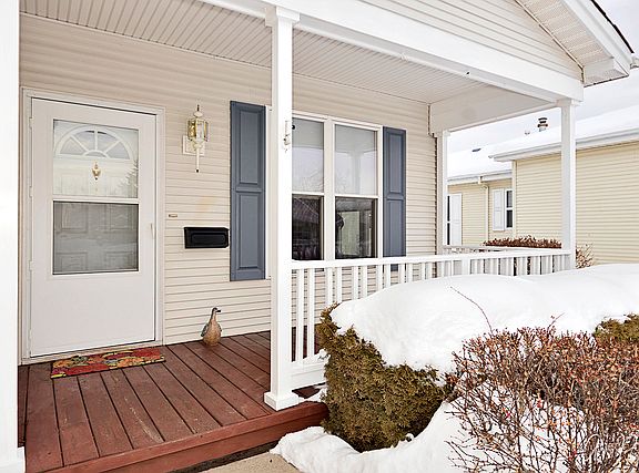 2nd image of 3904 Thistledown Ct