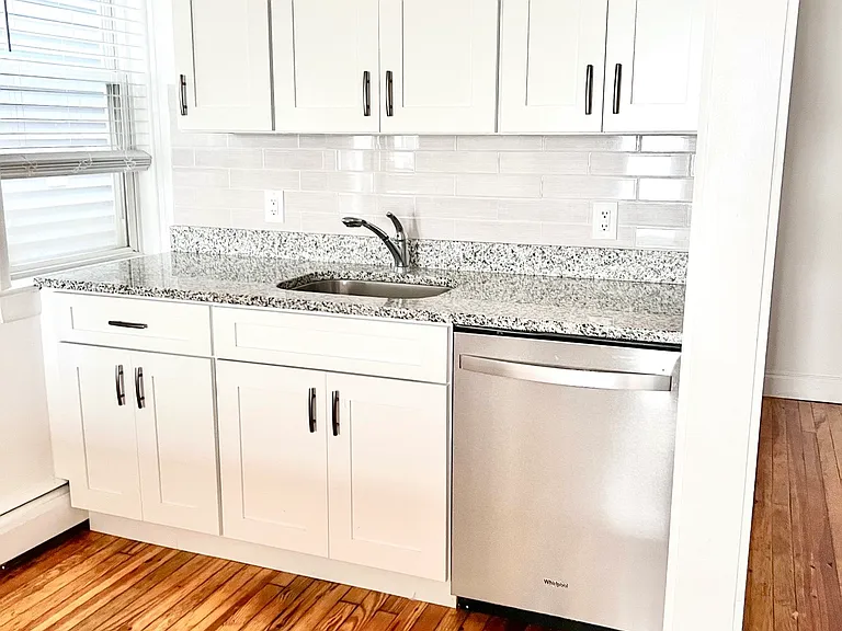 128 N Portland Ave #A — Photo 5