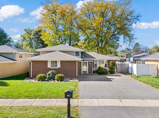 10600 S Highland Ave, Worth, IL