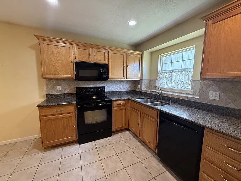 1518 Legend Trail Dr #B — Photo 4