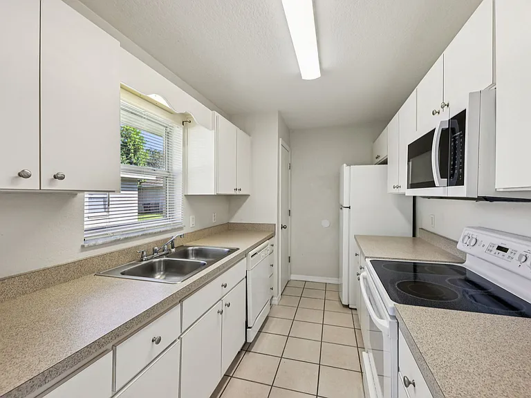 The Flats at Belleview — Photo 9