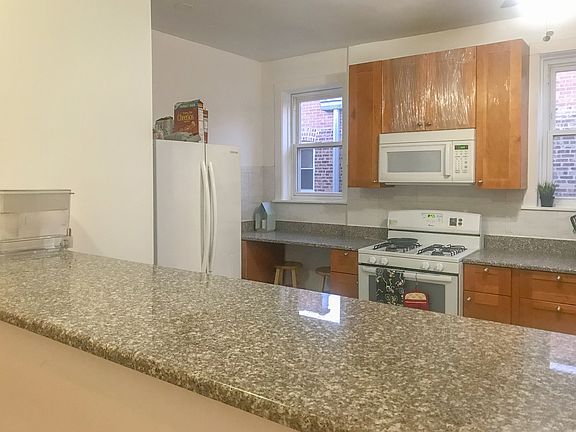 4th image of 5018 S Woodlawn Ave APT 3N