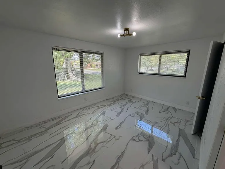 160 SE 15th Ave #A — Photo 5