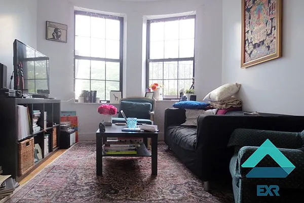 Rented by EXR | media 6