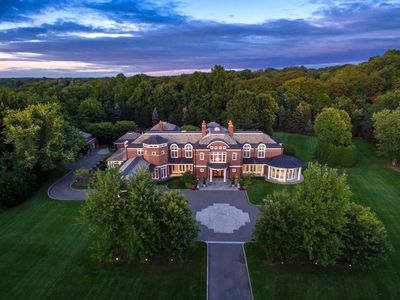 11 Dupont Court, Greenvale, NY, 11548