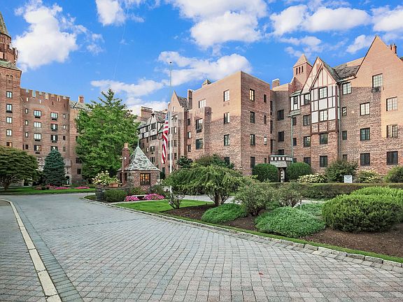 66 Milton Rd Rye, NY 10580 (02 of 20 ).jpg