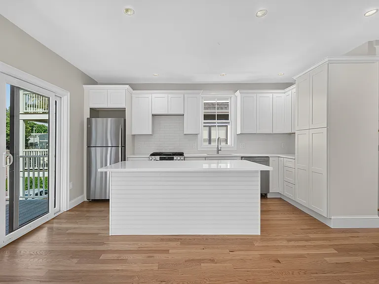 25 Richfield St #2 — Photo 1