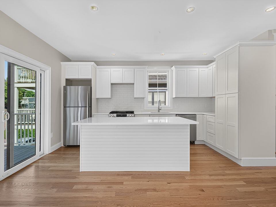 1st image of 25 Richfield St #2