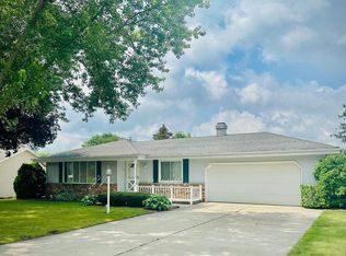 4395 S Church Dr, New Berlin, WI 53151