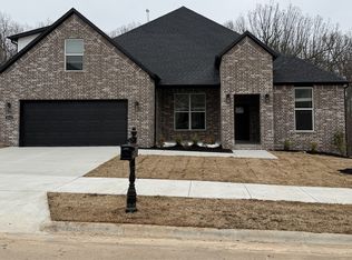 2860 N Chapel Dr, Fayetteville, AR 72704