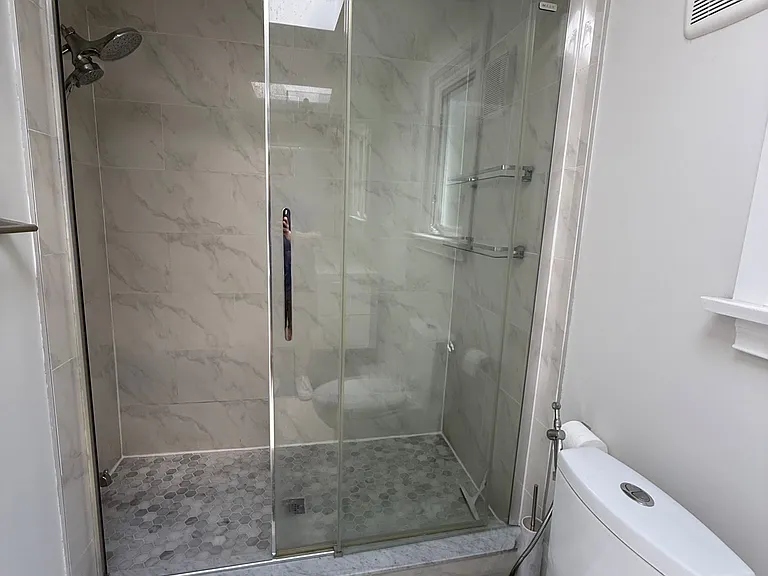 88 Lawrence Ave — Photo 24