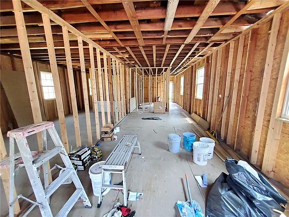 5th image of 3263-65 Bloomingdale Ct
