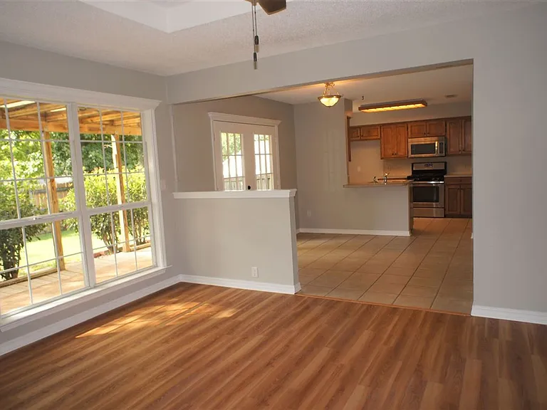 1138 Kensington Ct — Photo 6