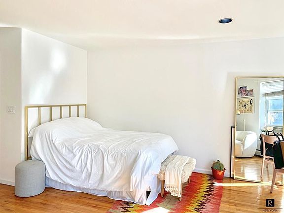 5th image of 725 Fulton St APT 2C