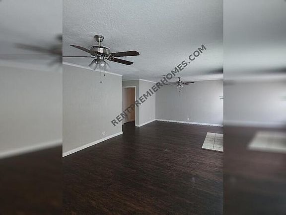 2nd image of 2413 Hillview Dr