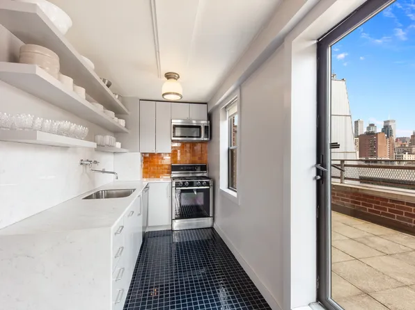 330 Third Avenue 18B image 3 of 8