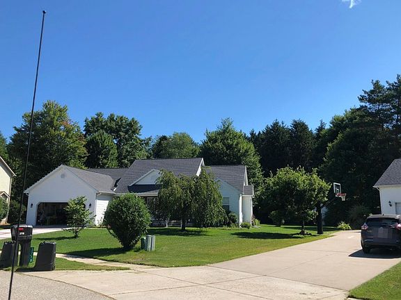 3rd image of 3726 Loton Dr