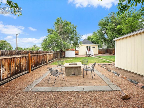 5th image of 801 E Costilla St