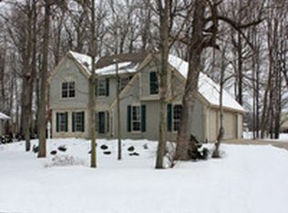 W196N11530 Shadow Wood Dr, Germantown, WI 53022