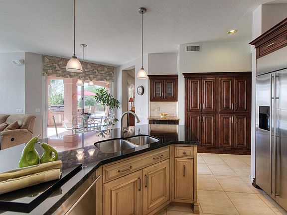 3rd image of 621 W Mountain Vista Dr