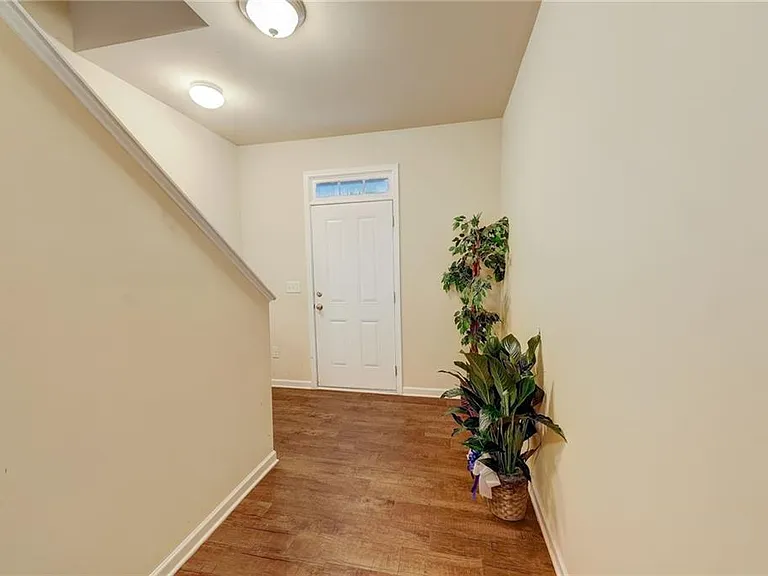 602 Dodson Lake Ct — Photo 2